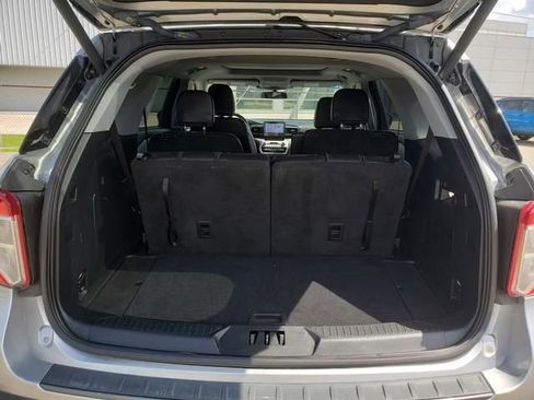 Used 2023 Ford Explorer XLT w/ Equipment Group 202A AWD/4WD image 6