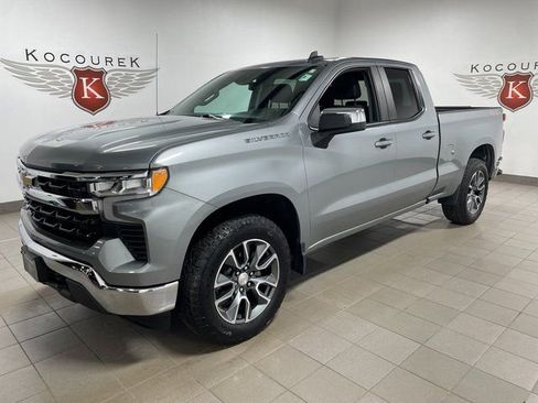 Used 2023 Chevrolet Silverado 1500 LT AWD/4WD image 3