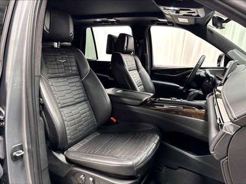 Used 2023 Cadillac Escalade Sport Platinum w/ LPO, ONYX Package AWD/4WD image 29