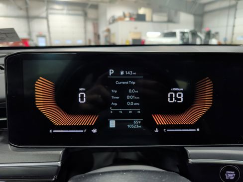 Used 2025 Kia K5 GT-Line w/ GT-Line Premium Package image 8