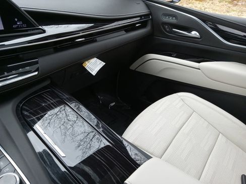 Used 2023 Cadillac Escalade Sport w/ Touring Package image 21