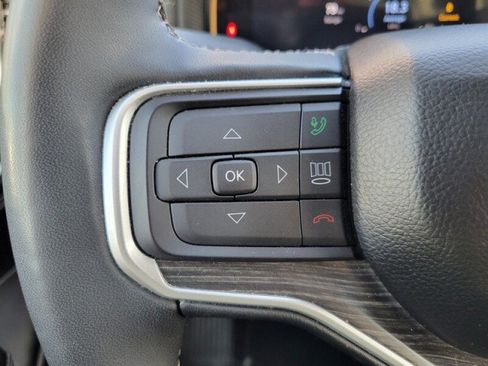 Used 2024 Jeep Wagoneer L Series II RWD image 13