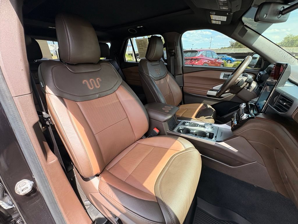 Used 2021 Ford Explorer King Ranch w/ Premium Technology Package AWD/4WD image 33