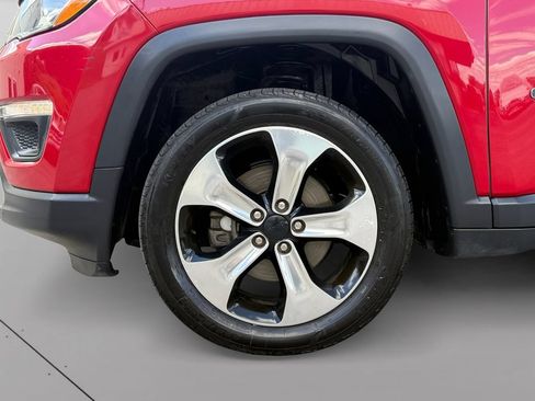 Used 2017 Jeep Compass Latitude w/ Popular Equipment Group AWD/4WD image 9