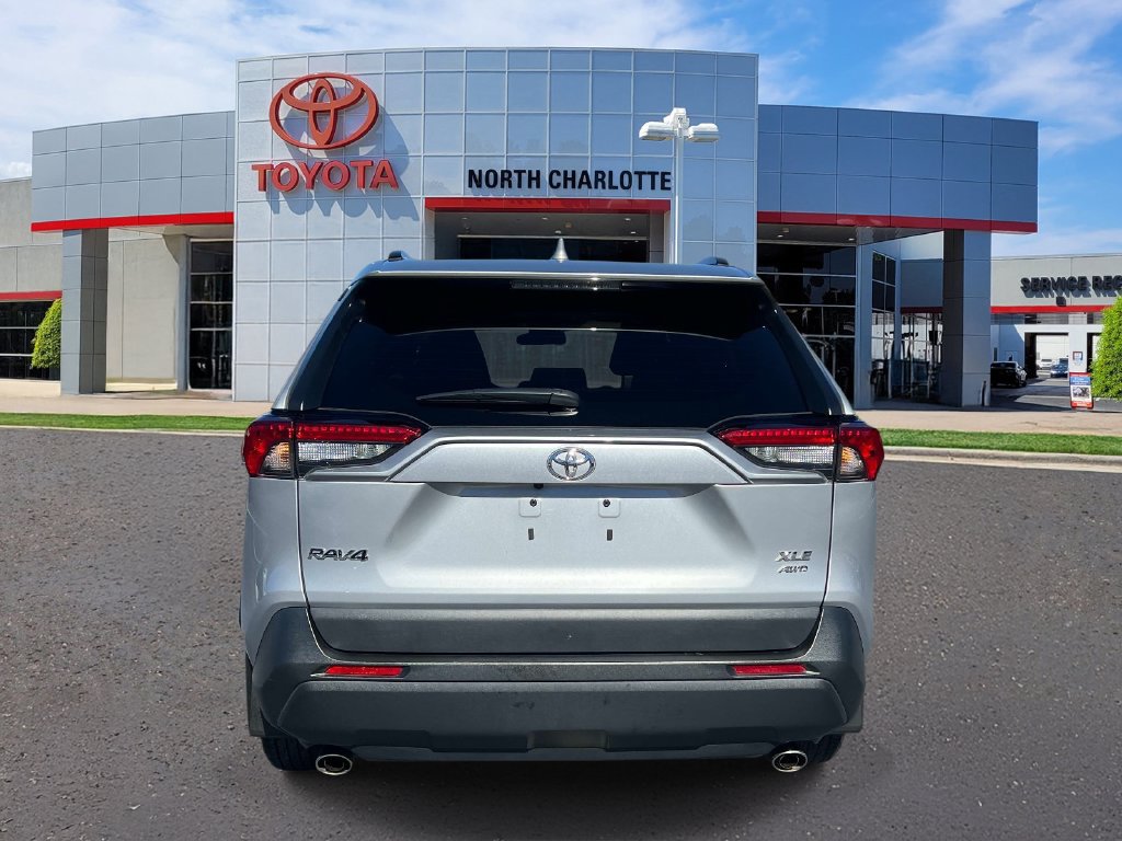 Used 2025 Toyota RAV4 XLE AWD/4WD image 7