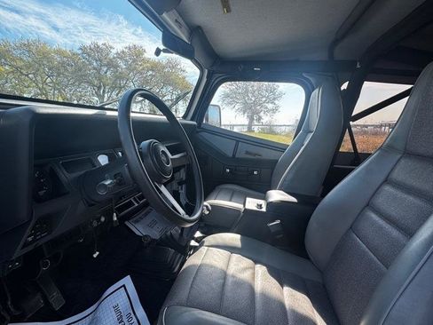 Used 1992 Jeep Wrangler 4WD image 10