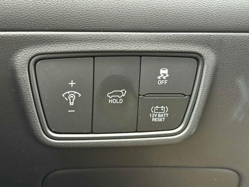 Used 2022 Hyundai Tucson Limited image 14