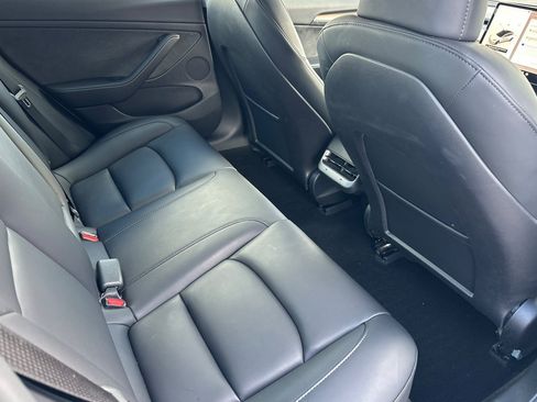 Used 2023 Tesla Model 3 Standard Range image 18