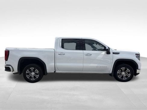 Used 2025 GMC Sierra 1500 SLT AWD/4WD image 4