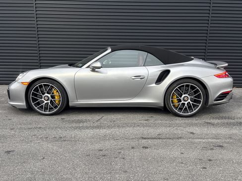 Certified 2019 Porsche 911 Turbo image 17