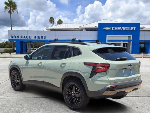 Used 2025 Chevrolet Trax ACTIV w/ Sunroof Package FWD image 3