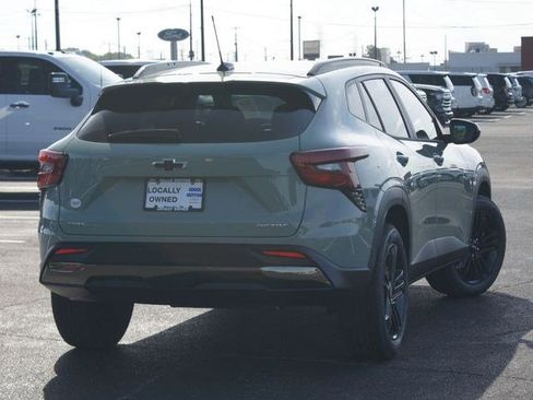 New 2026 Chevrolet Trax ACTIV w/ Sunroof Package FWD image 11