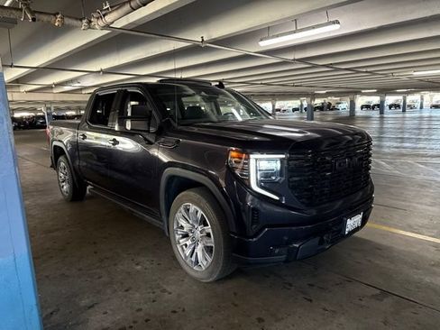 Used 2023 GMC Sierra 1500 Denali w/ Denali Reserve Package AWD/4WD image 2