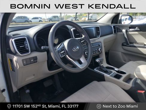 Used 2021 Kia Sportage LX image 9