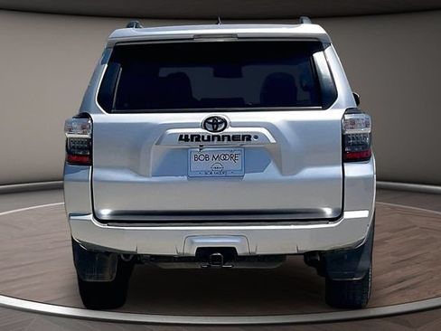 Used 2020 Toyota 4Runner SR5 AWD/4WD image 4