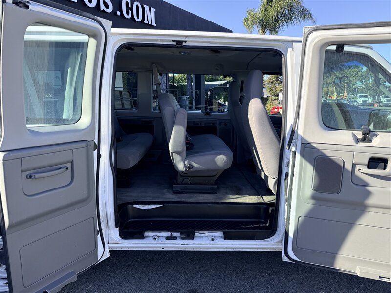 Used 2012 Ford E-350 and Econoline 350 XLT RWD image 20