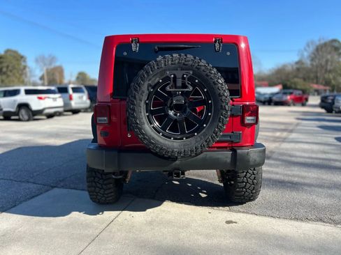 Used 2014 Jeep Wrangler Unlimited Sahara image 12