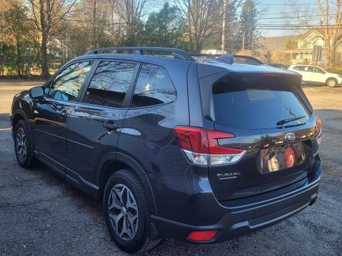 Used 2019 Subaru Forester Premium w/ All-Weather Package image 5