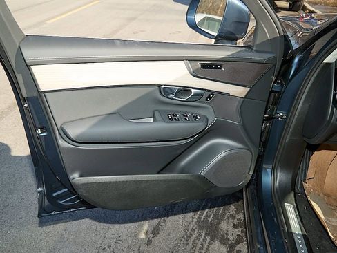 New 2026 Volvo XC90 B5 Plus w/ Protection Package image 10