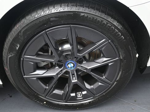 Used 2022 BMW i4 eDrive40 w/ Premium Package image 43