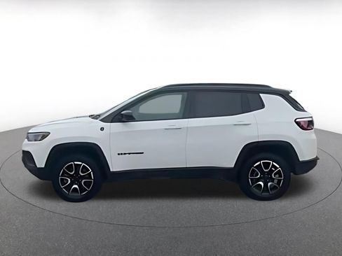 Used 2025 Jeep Compass Trailhawk AWD/4WD image 14
