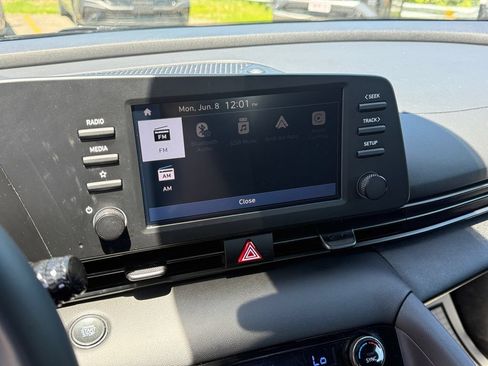 Used 2025 Hyundai Elantra Sport FWD image 31