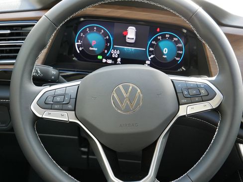 New 2026 Volkswagen Atlas SE image 12