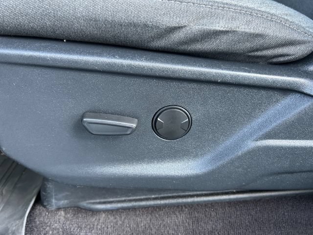 Used 2022 Ford F150 Lightning XLT AWD/4WD image 21