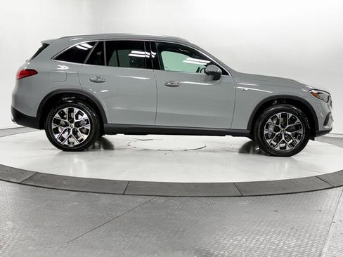 Used 2025 Mercedes-Benz GLC 350e GLC 350e w/ Driver Assistance Package image 35