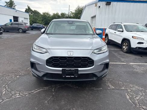 Used 2025 Honda HR-V LX image 3