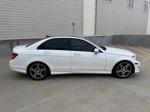 Used 2013 Mercedes-Benz C 350 Sport image 2