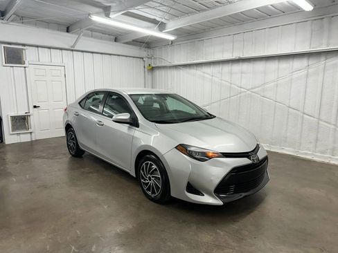 Used 2019 Toyota Corolla LE image 1