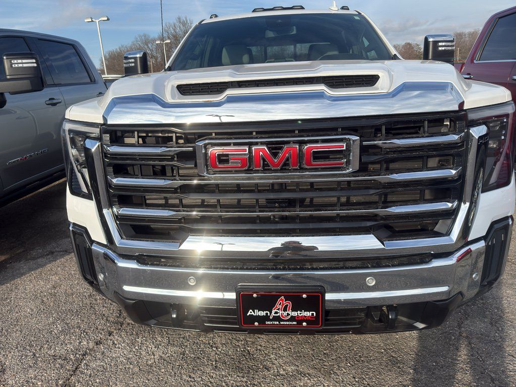 Used 2025 GMC Sierra 2500 SLT w/ SLT Premium Package AWD/4WD image 5