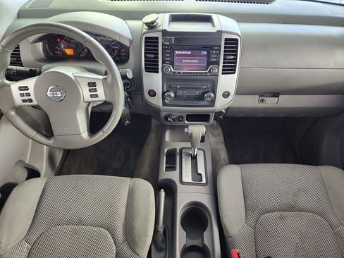 Used 2018 Nissan Frontier SV AWD/4WD image 15