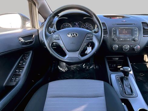 Used 2016 Kia Forte EX FWD image 11
