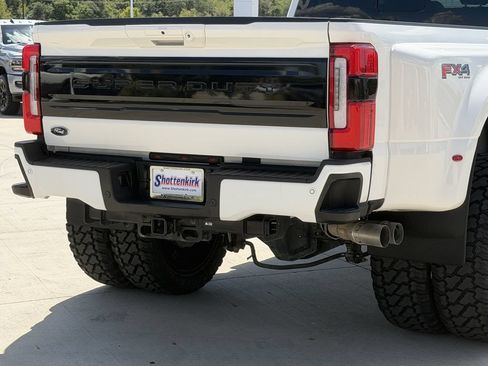 Used 2025 Ford F350 Platinum AWD/4WD image 6