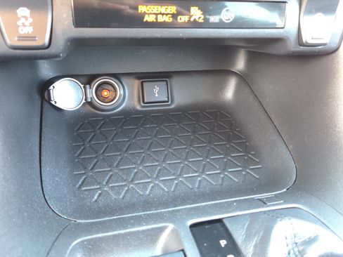Used 2022 Toyota RAV4 XLE FWD image 30