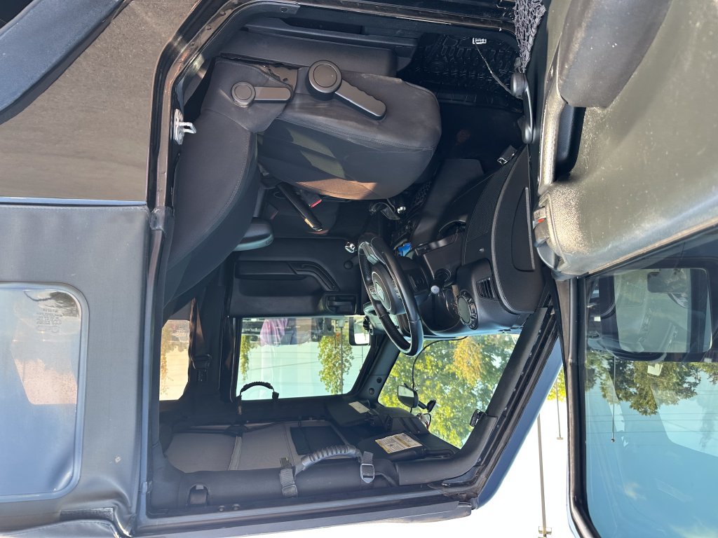 Used 2018 Jeep Wrangler Sport w/ Connectivity Group AWD/4WD image 11