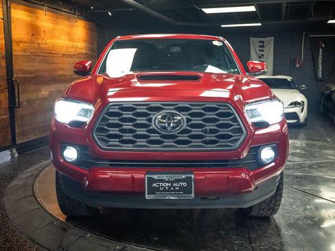 Used 2023 Toyota Tacoma TRD Sport AWD/4WD image 4