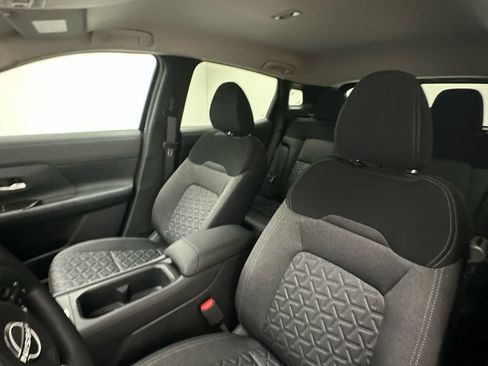 New 2026 Nissan Kicks SV AWD/4WD image 9