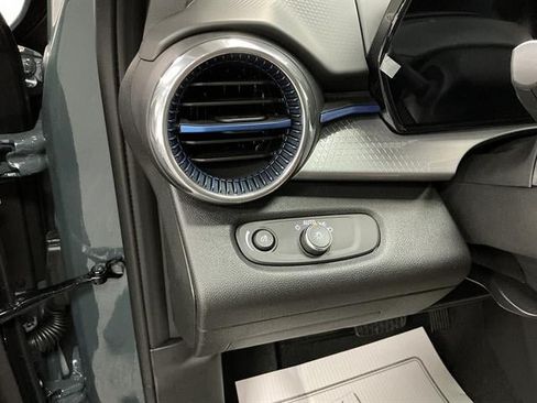 New 2026 Chevrolet Trax LT w/ LT Convenience Package FWD image 11