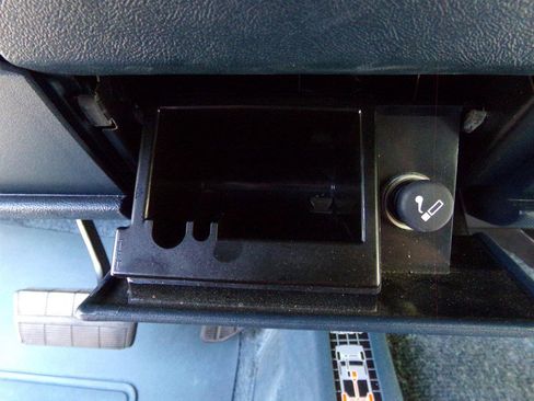 Used 1994 Chevrolet Suburban 4WD image 19