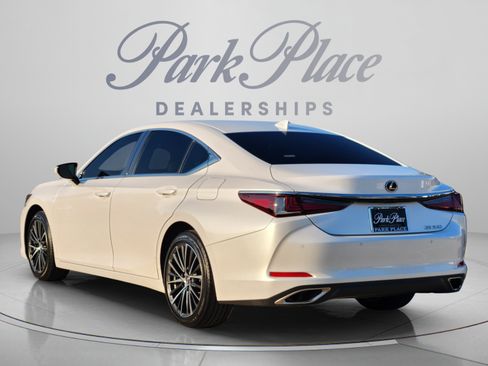 Certified 2025 Lexus ES 350 w/ Premium Package FWD image 4