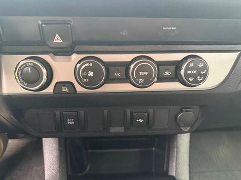 Used 2020 Toyota Tacoma SR5 image 17