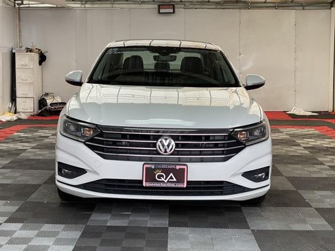 Used 2021 Volkswagen Jetta SEL Premium FWD image 2