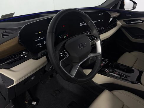 Used 2025 Audi Q6 e-tron Premium Plus w/ Premium Plus AWD/4WD image 23