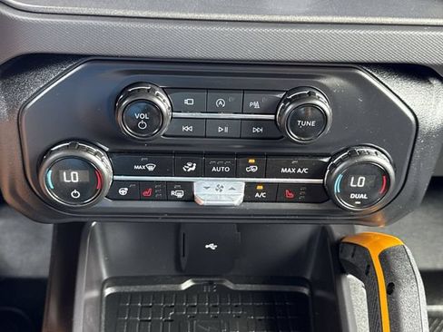 Used 2024 Ford Bronco Badlands AWD/4WD image 23