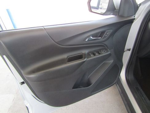 Used 2021 Chevrolet Equinox LT w/ LPO, Cargo Package AWD/4WD image 18