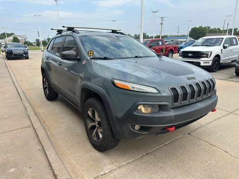 Used 2014 Jeep Cherokee Trailhawk w/ Technology Group AWD/4WD image 6