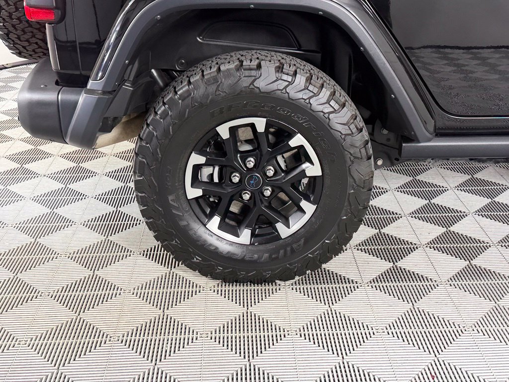 Used 2024 Jeep Wrangler Unlimited Rubicon 4xe AWD/4WD image 12